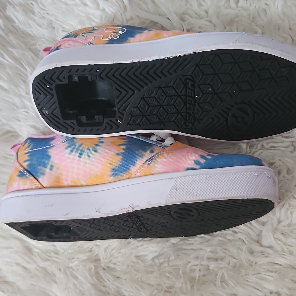 Heelys Kids Tie-Dye Skate Shoes - Pink, Blue, Yellow - Picture 4 of 6